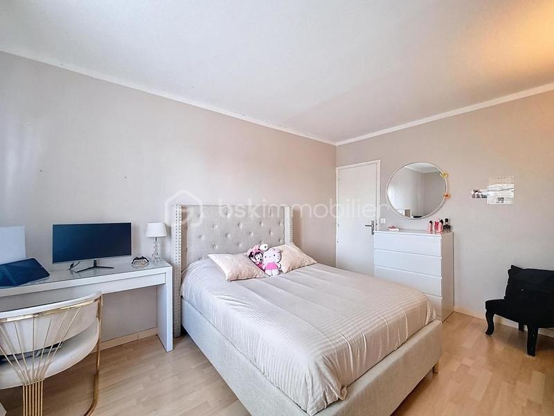 Maison - 180 m² - 7 pièces