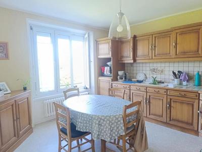 Maison - 92 m² - 6 pièces