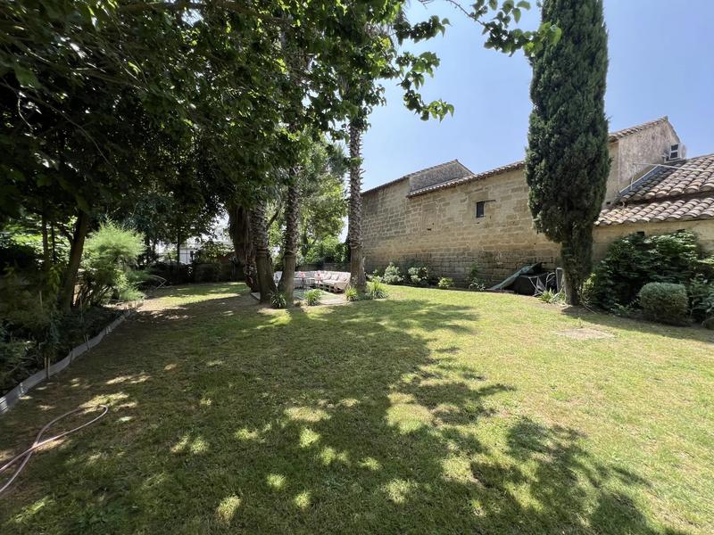 Mas - 380 m² - 9 pièces