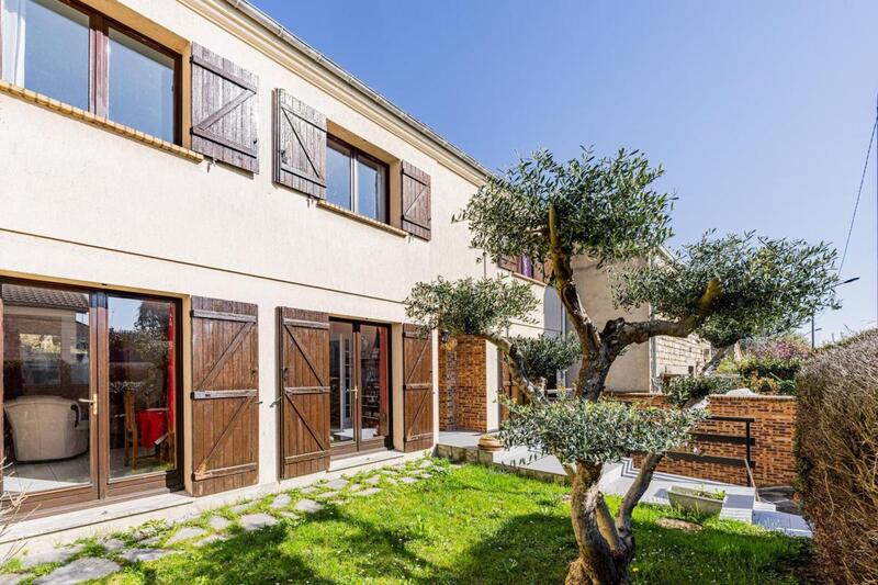 Maison - 140 m² - 5 pièces