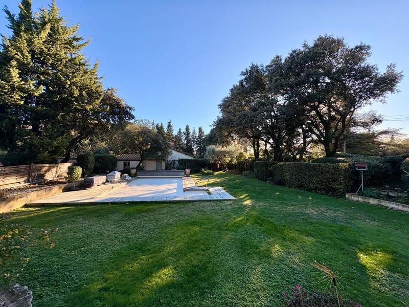 Maison - 210 m² - 7 pièces