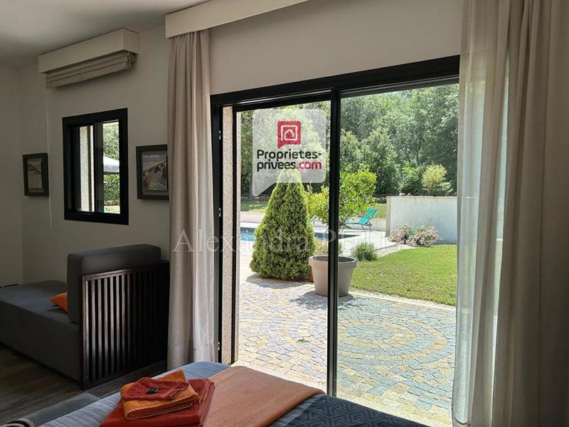 Maison - 257 m² - 7 pièces