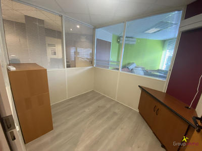 Local commercial - 100 m² - 5 pièces