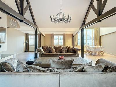 Appartement ancien - 290 m² - 7 pièces