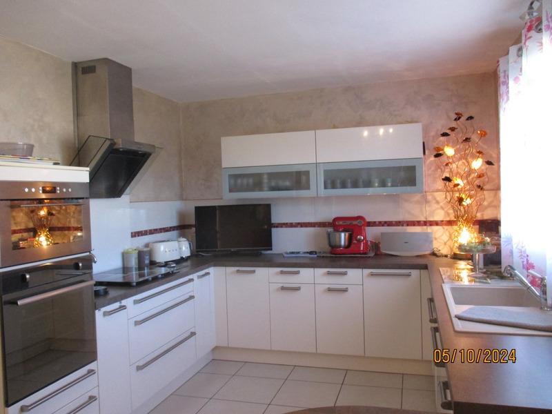 Maison - 186 m² - 8 pièces