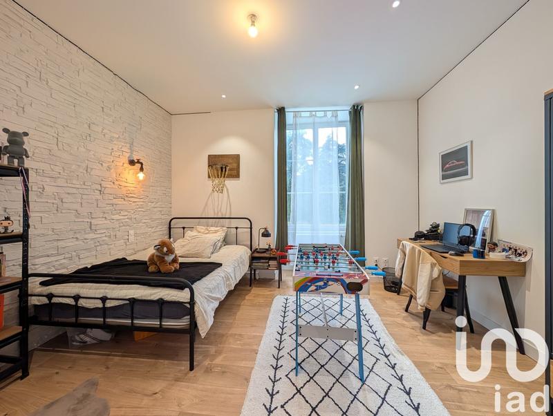 Maison - 286 m² - 10 pièces