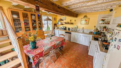 Demeure - 303 m² - 10 pièces