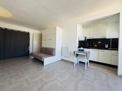 Studio - 25 m² - 1 pièce