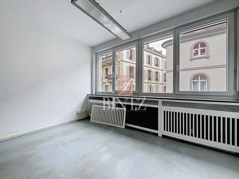 Bureau - 110 m² - 5 pièces