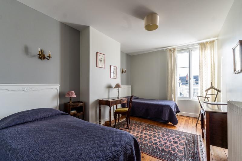 Maison - 346 m² - 10 pièces