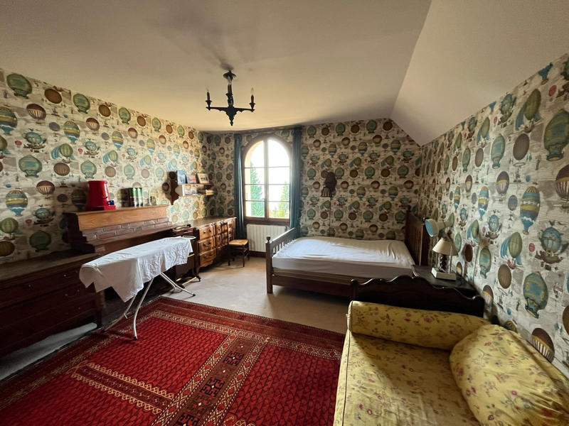 Maison - 322 m² - 14 pièces