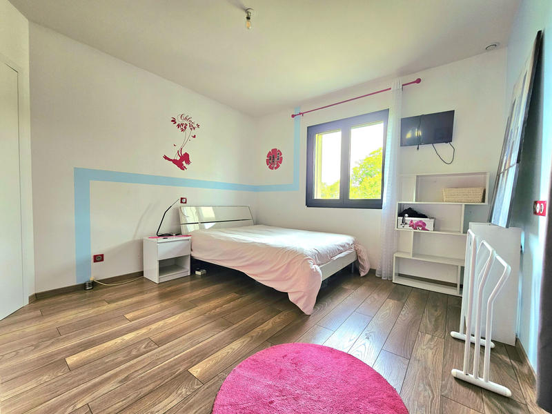 Maison - 214 m² - 7 pièces