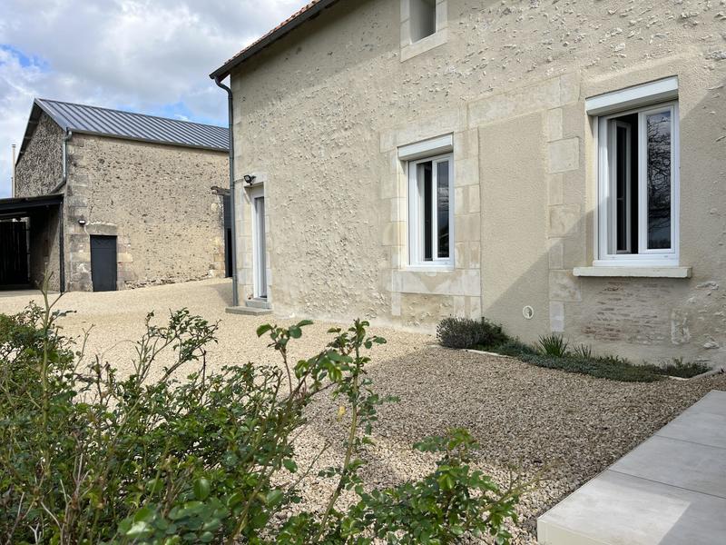 Maison - 220 m² - 7 pièces