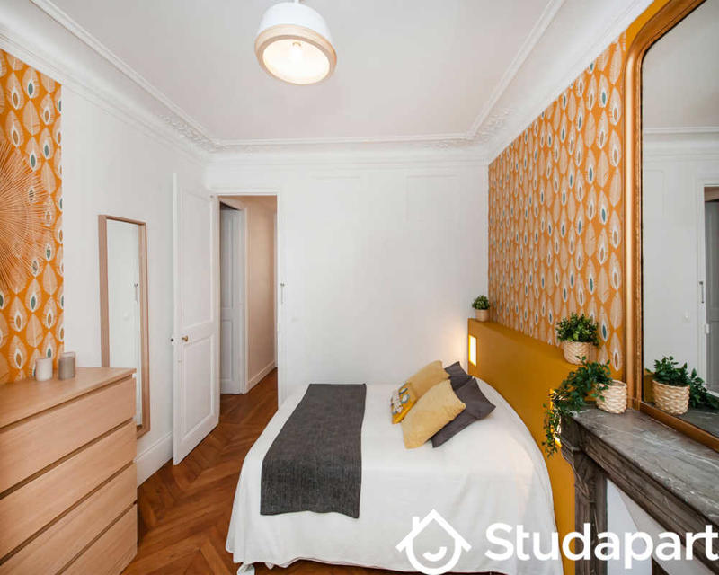 Chambre - 140 m² - 1 pièce