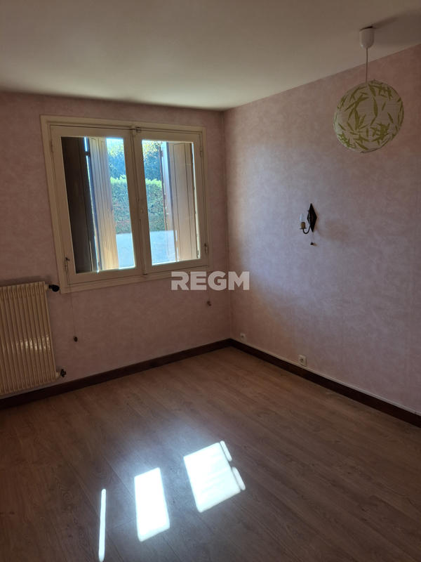 Maison - 180 m² - 8 pièces