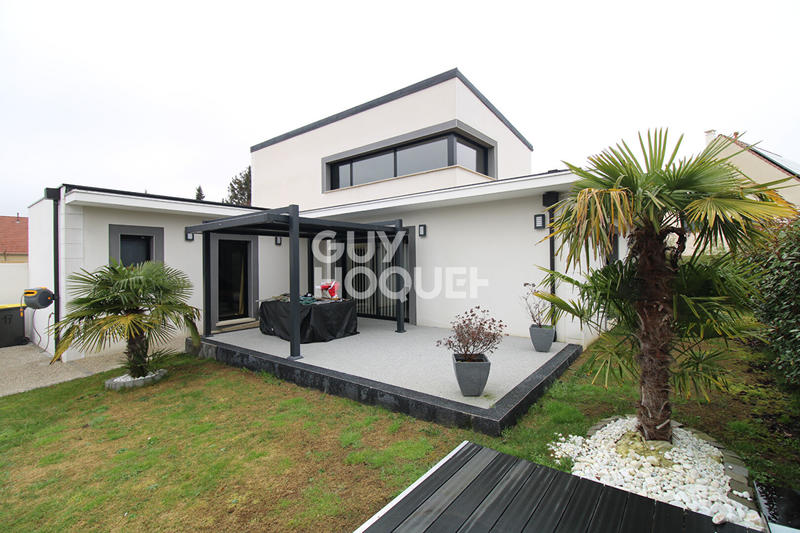 Maison - 140 m² - 6 pièces