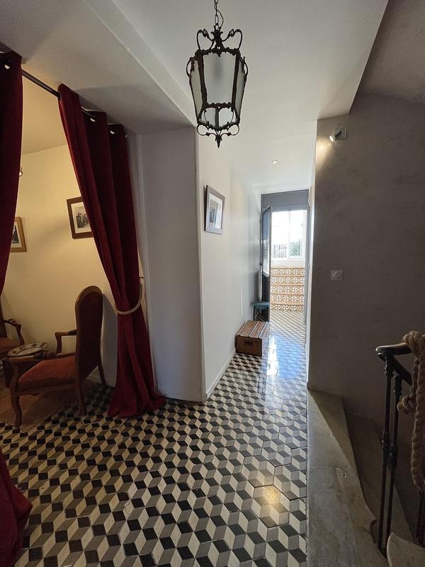 Maison - 209 m² - 8 pièces