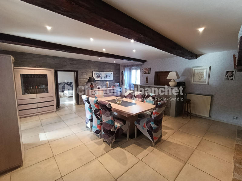 Maison - 200 m² - 6 pièces