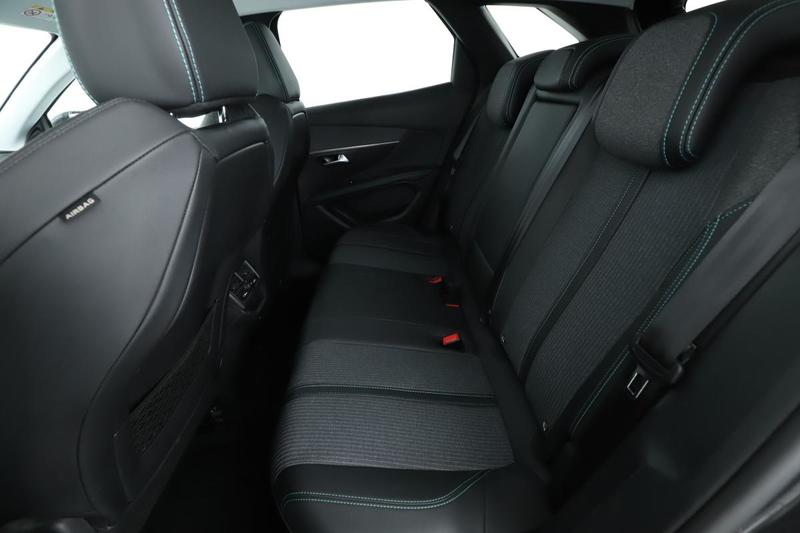 Peugeot 3008 1.2 PureTech Allure Pack Eat8 130 ch