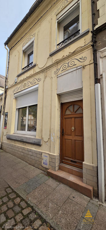 Maison - 96 m² - 5 pièces