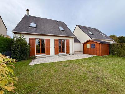 Maison - 90 m² - 5 pièces