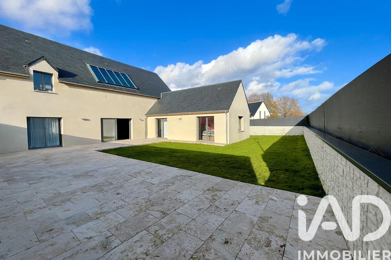 Maison - 249 m² - 9 pièces