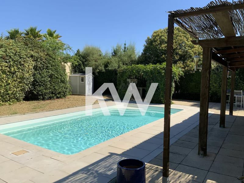 Maison traditionnelle - 143 m² - 7 pièces