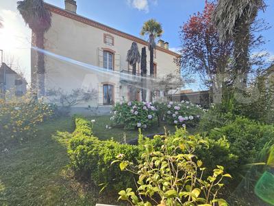 Maison - 200 m² - 9 pièces