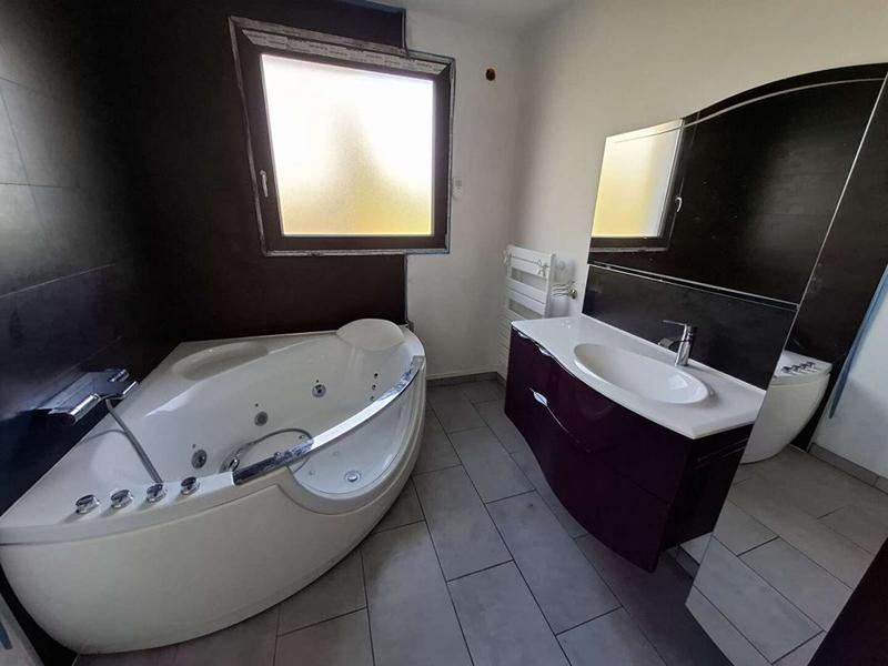 Maison - 101 m² - 6 pièces