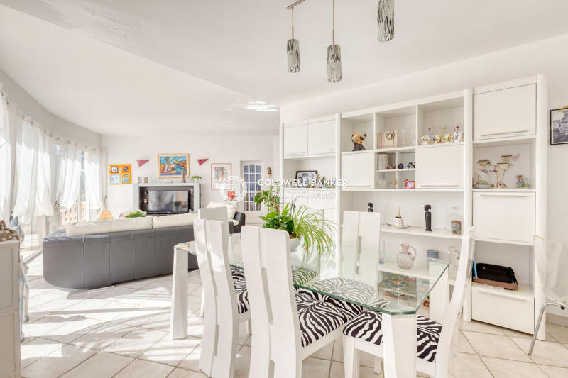 Maison - 250 m² - 5 pièces