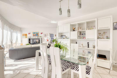 Maison - 250 m² - 5 pièces