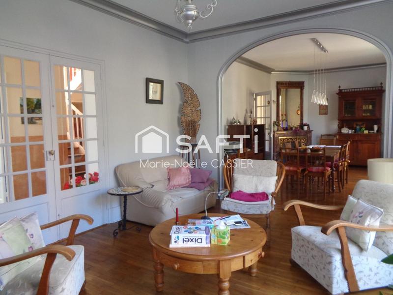 Maison - 242 m² - 14 pièces