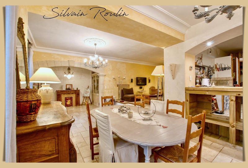 Maison - 320 m² - 8 pièces