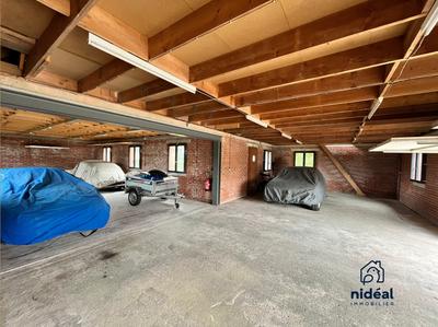 Maison - 240 m² - 8 pièces