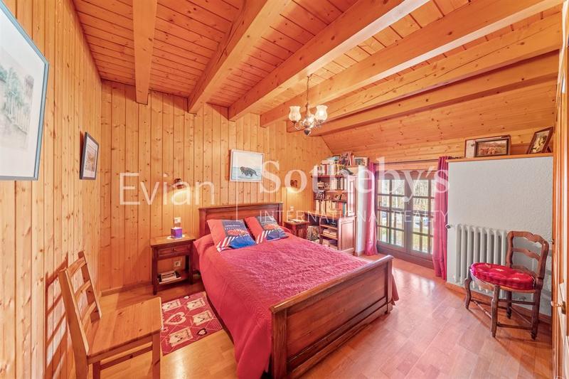 Maison - 300 m² - 11 pièces