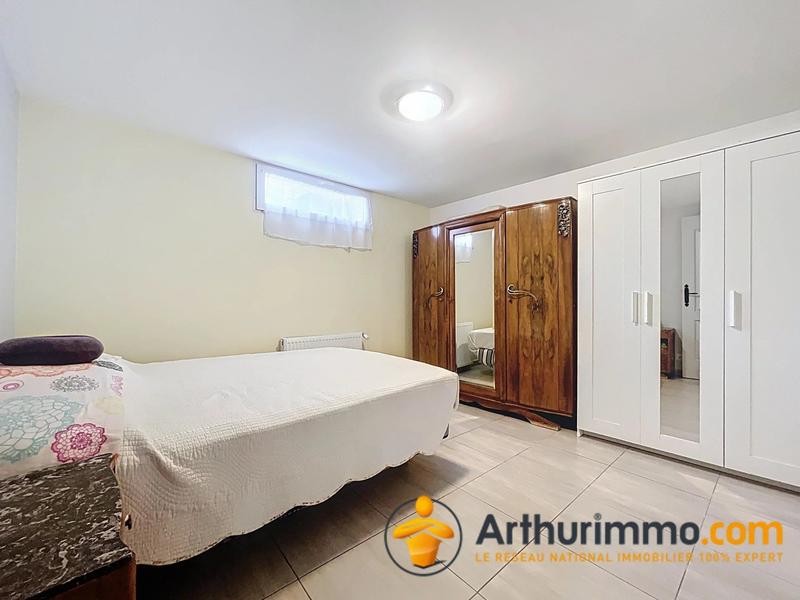 Maison - 225 m² - 10 pièces