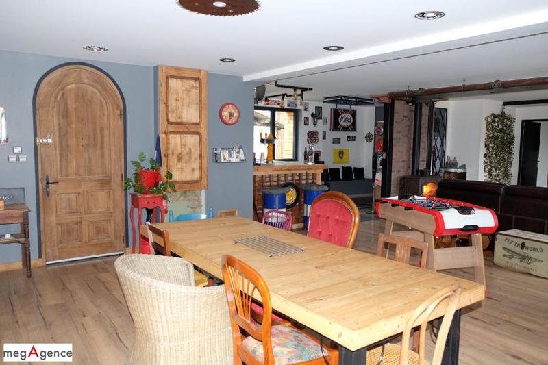 Propriété - 190 m² - 6 pièces