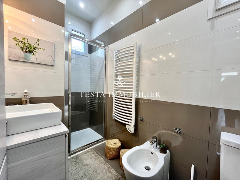 Appartement - 70 m² - 5 pièces