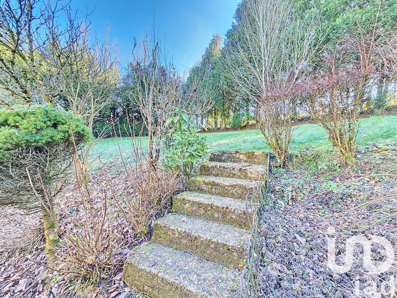 Maison - 240 m² - 8 pièces