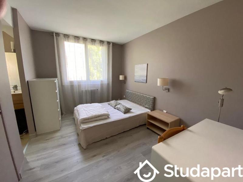 Chambre - 12 m² - 1 pièce