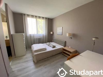 Chambre - 12 m² - 1 pièce