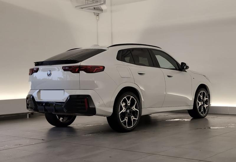 Bmw X2 20i sDrive 170 m-Sport / Jantes 20 Camera 360° Pack Innovation Coffre Elec