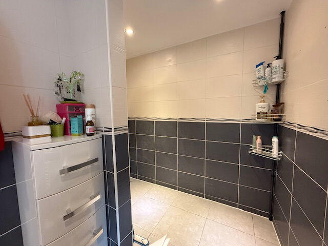 Maison - 127 m² - 9 pièces