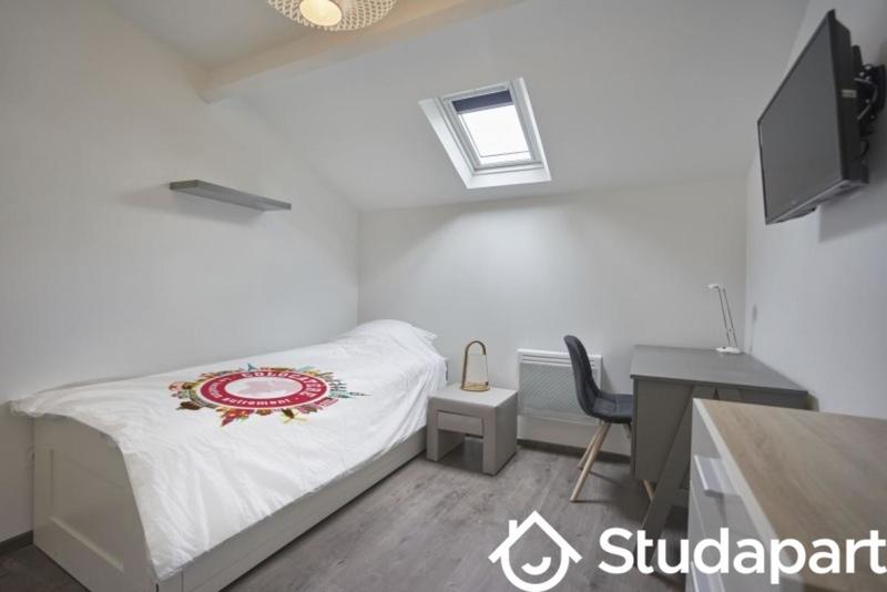 Chambre - 10 m² - 1 pièce