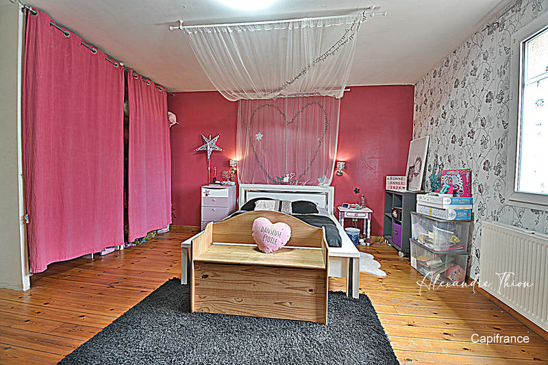 Maison - 330 m² - 10 pièces