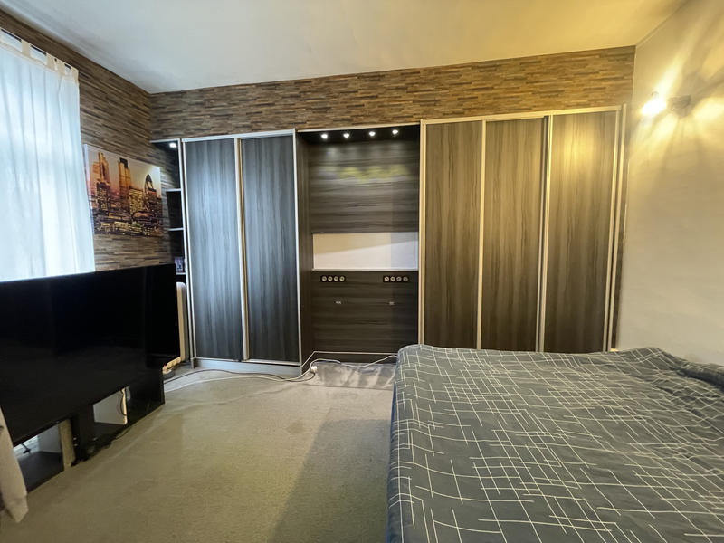 Maison - 242 m² - 12 pièces