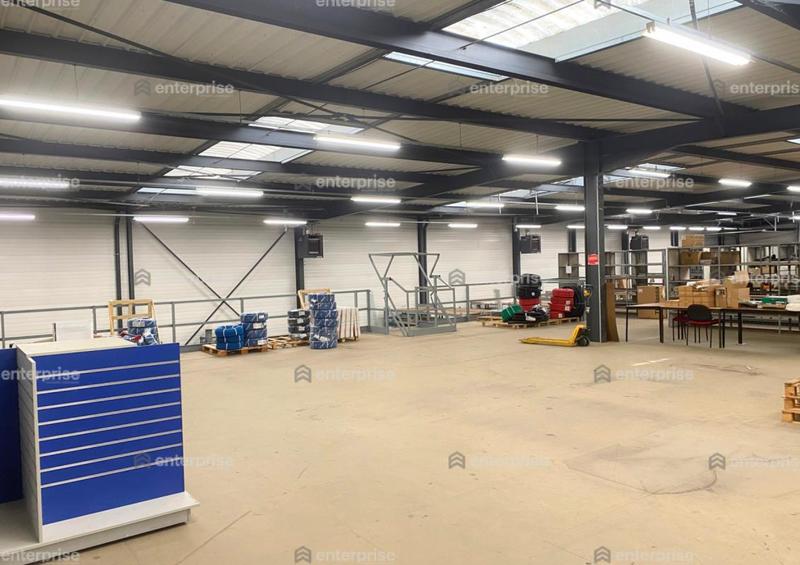Local d'activité / Entrepôt - 1 500 m²