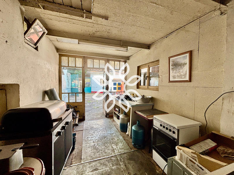 Propriété - 197 m² - 7 pièces