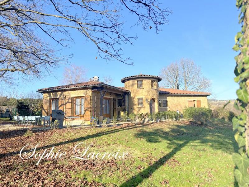 Demeure - 258 m² - 8 pièces