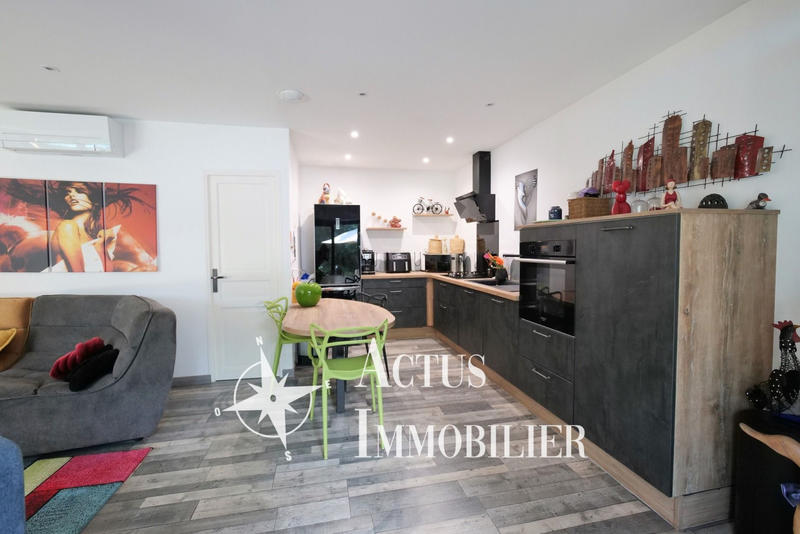 Maison - 233 m² - 8 pièces